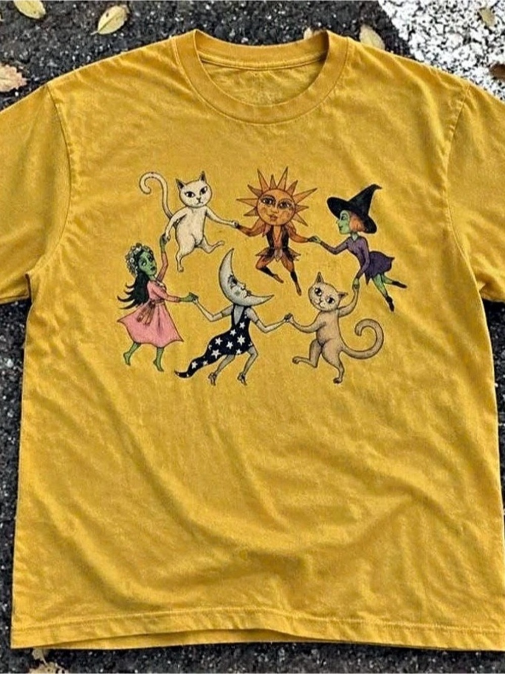 Halloween Graphic Short Sleeve Tee in Yellow